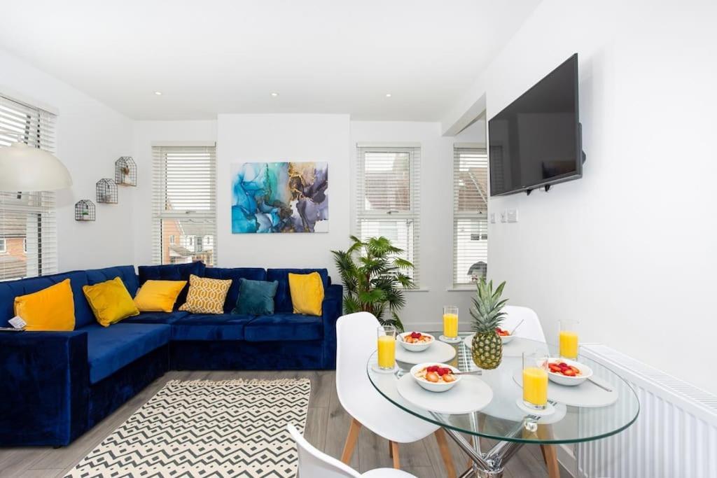 2 Bed Apartment Near The Beach เซาเทนด์ ออน ซี ภายนอก รูปภาพ