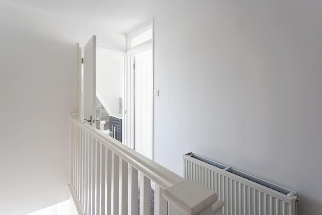 2 Bed Apartment Near The Beach เซาเทนด์ ออน ซี ภายนอก รูปภาพ